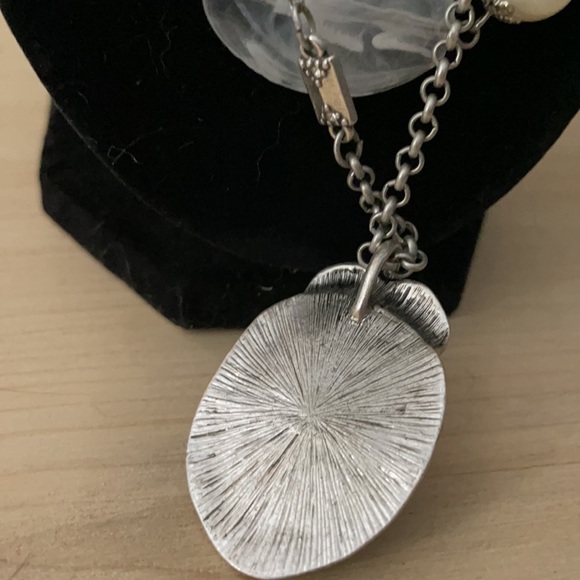 3 Silver Tone Pearly Necklaces - Picture 3 of 7